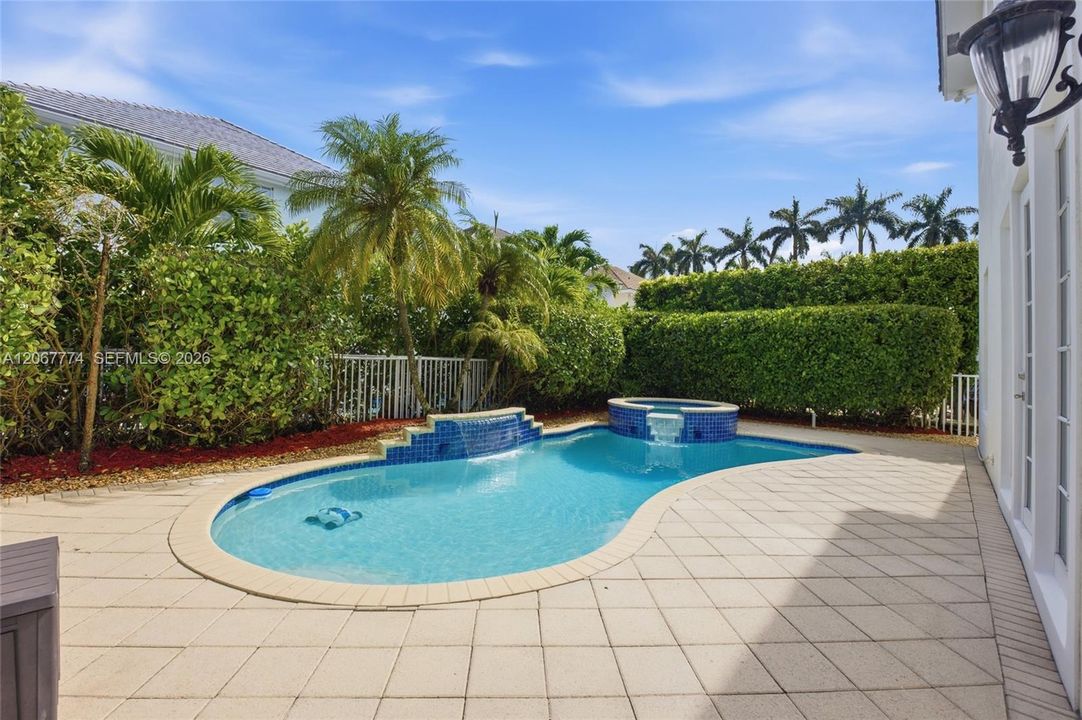 For Sale: $1,150,000 (4 beds, 4 baths, 2878 Square Feet)
