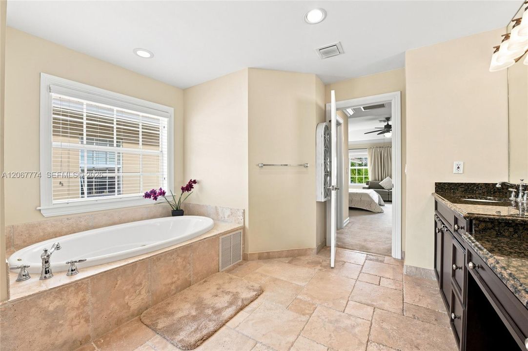 For Sale: $1,150,000 (4 beds, 4 baths, 2878 Square Feet)