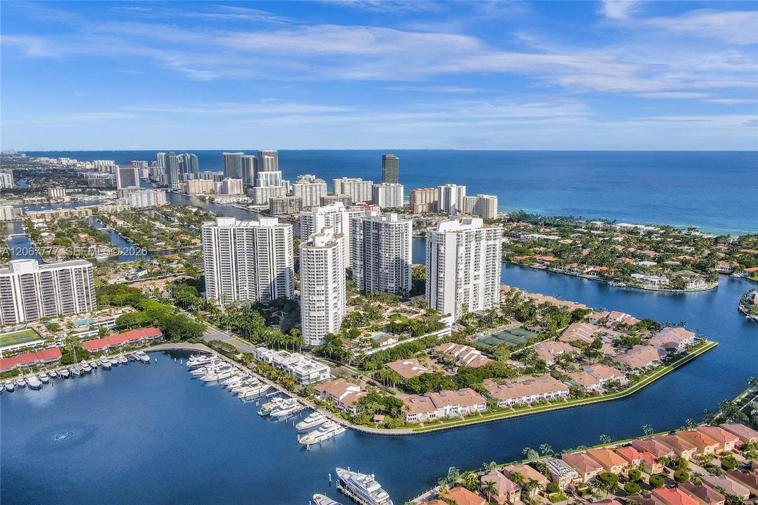 For Sale: $2,150,000 (3 beds, 3 baths, 3173 Square Feet)