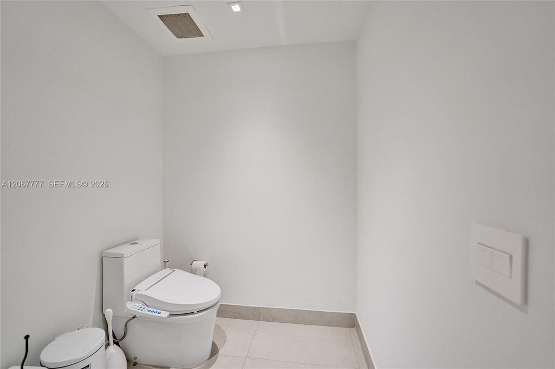 For Sale: $2,150,000 (3 beds, 3 baths, 3173 Square Feet)
