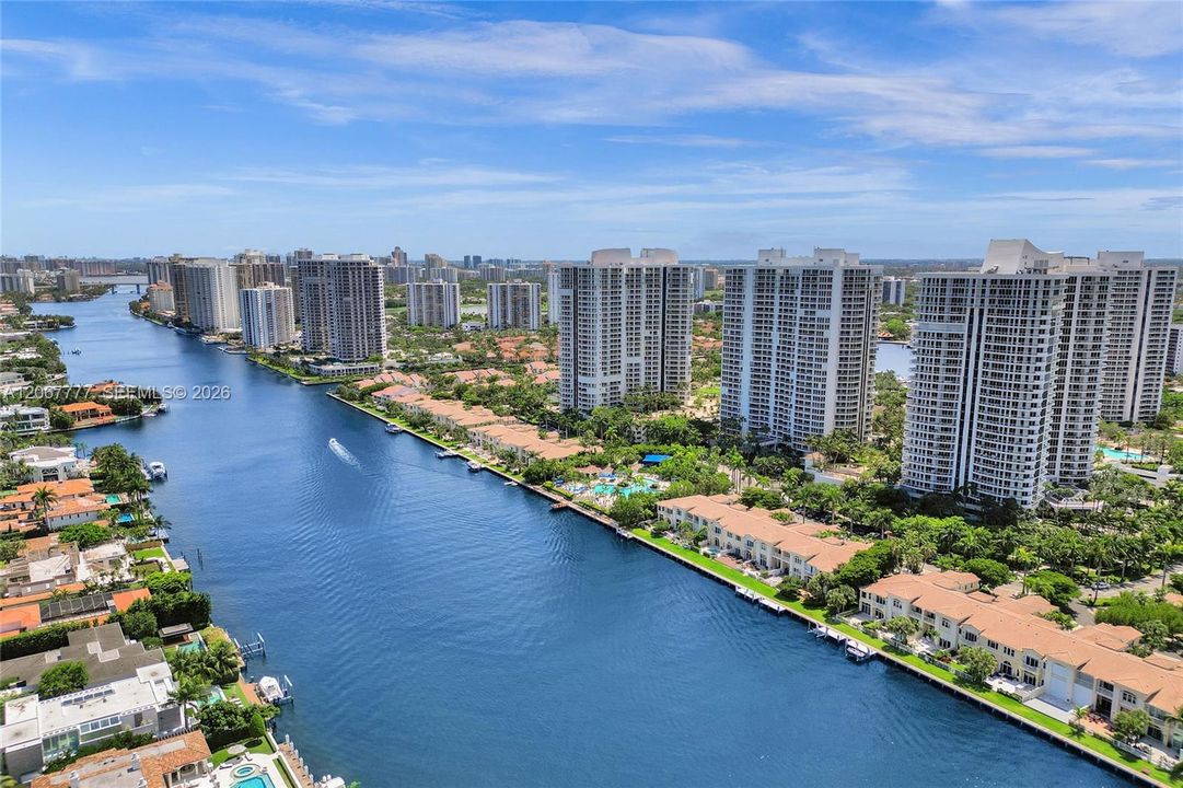 For Sale: $2,150,000 (3 beds, 3 baths, 3173 Square Feet)