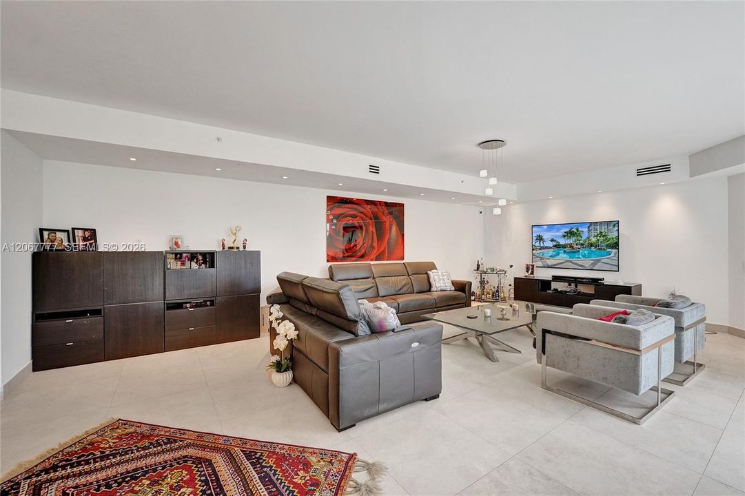 For Sale: $2,150,000 (3 beds, 3 baths, 3173 Square Feet)