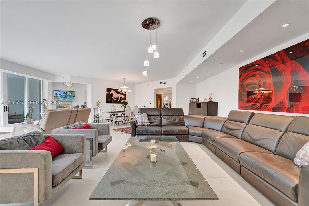 For Sale: $2,150,000 (3 beds, 3 baths, 3173 Square Feet)