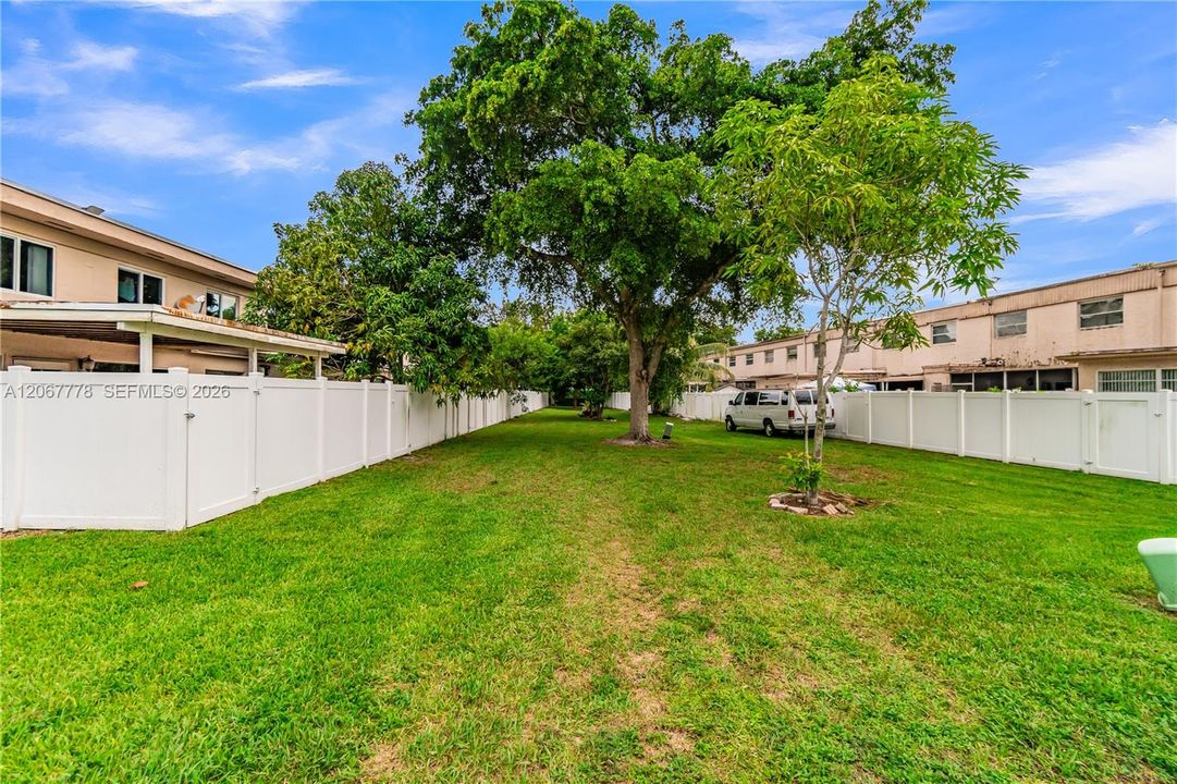 Activo con contrato: $295,000 (3 camas, 2 baños, 1528 Pies cuadrados)