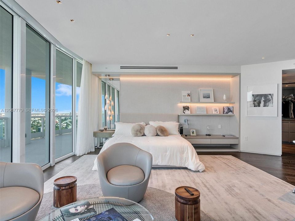 For Sale: $7,200,000 (5 beds, 5 baths, 4435 Square Feet)