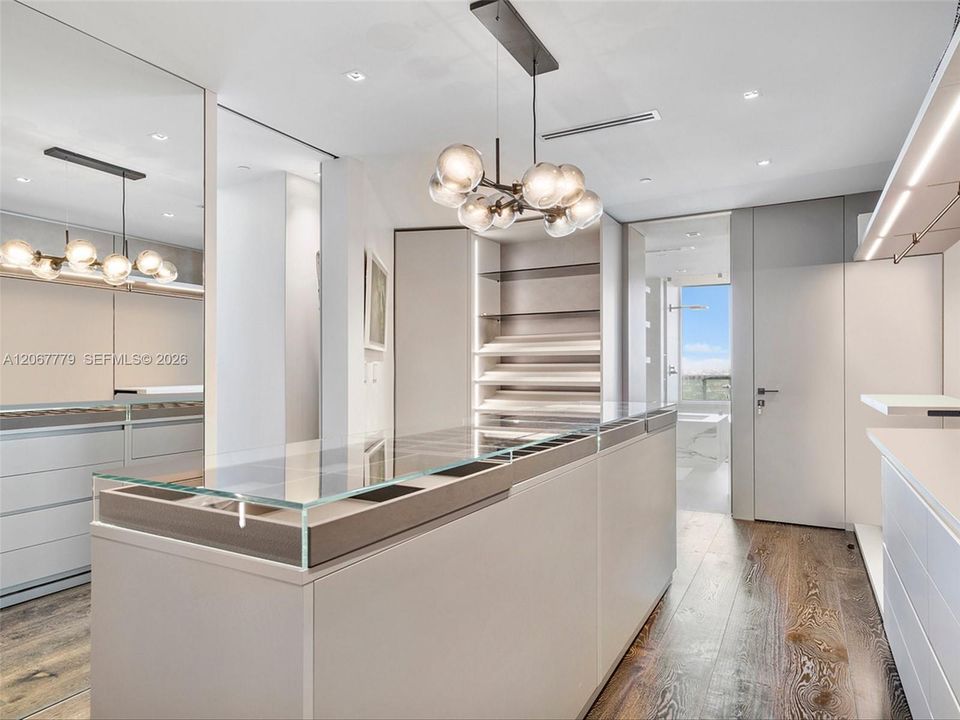 For Sale: $7,200,000 (5 beds, 5 baths, 4435 Square Feet)