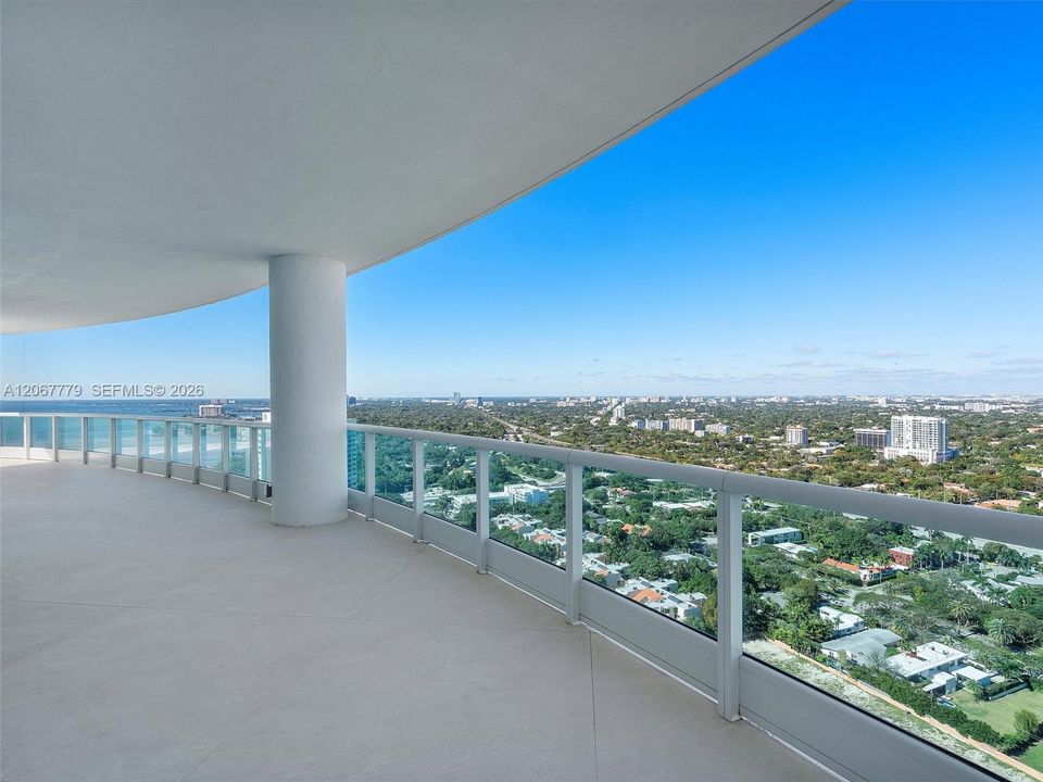 For Sale: $7,200,000 (5 beds, 5 baths, 4435 Square Feet)