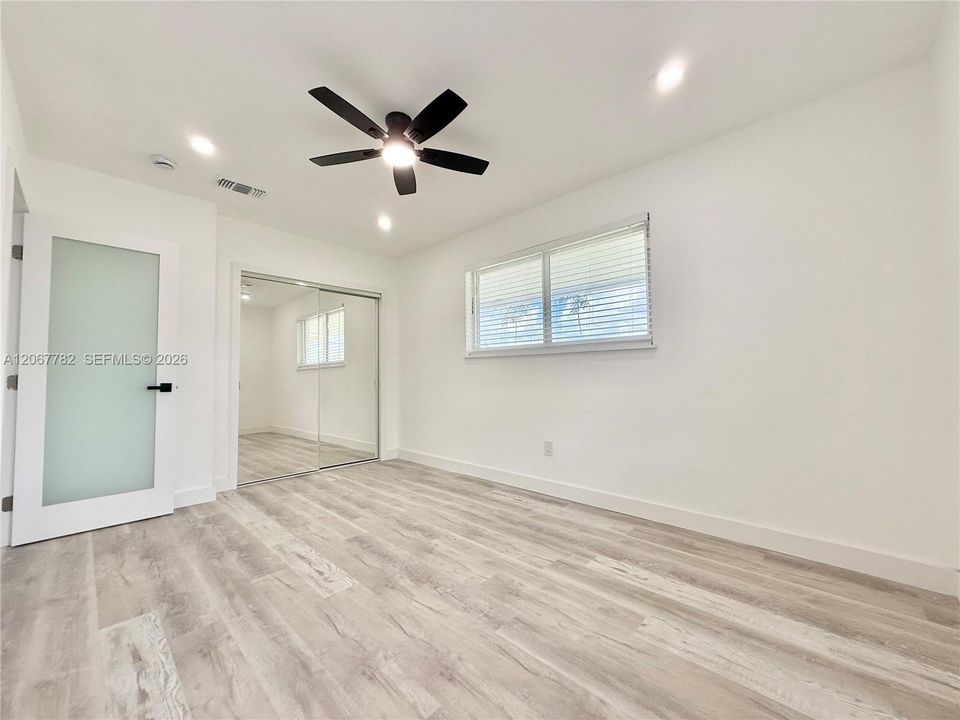 For Sale: $510,000 (3 beds, 2 baths, 897 Square Feet)