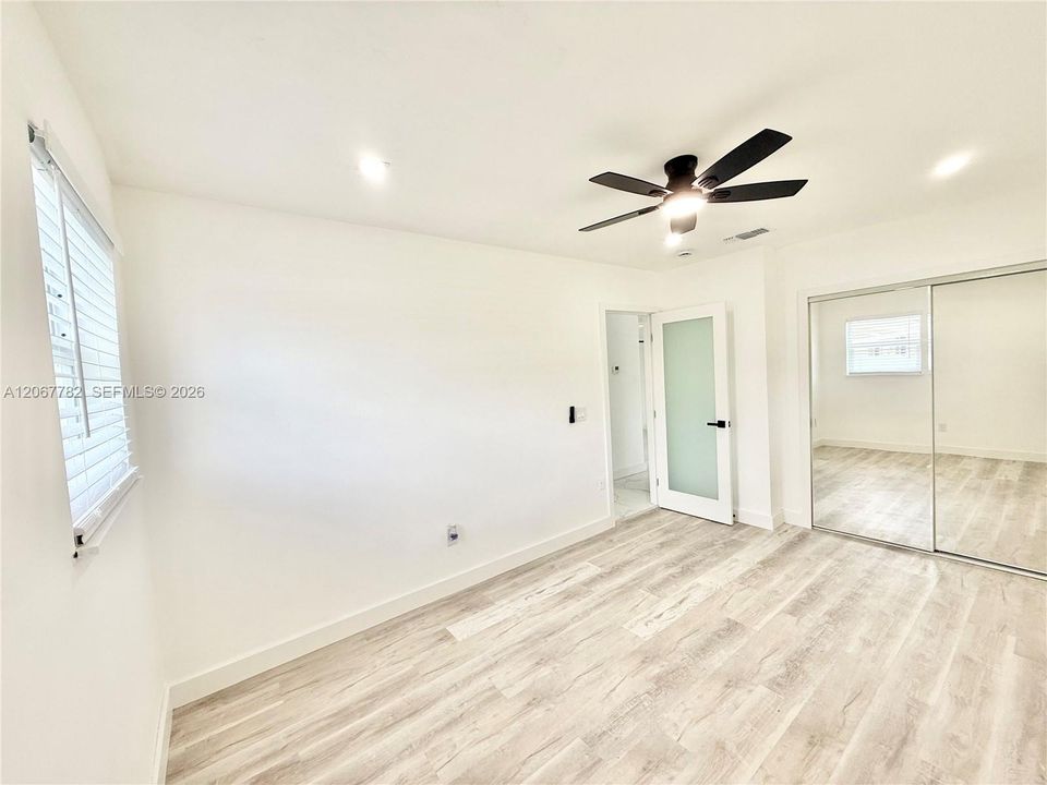 For Sale: $510,000 (3 beds, 2 baths, 897 Square Feet)