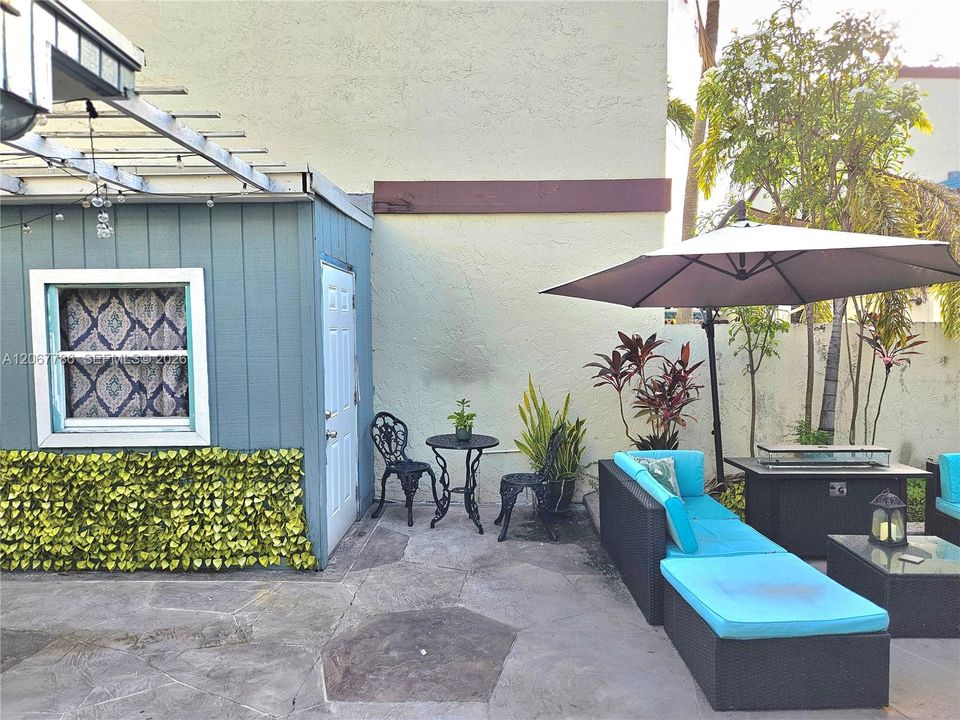 Terrace with Storage Room