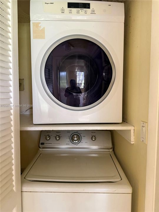 For Rent: $1,950 (2 beds, 2 baths, 1040 Square Feet)