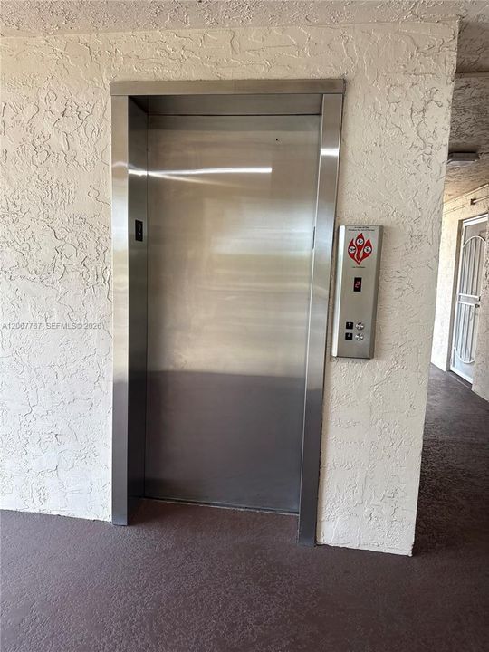 For Rent: $1,950 (2 beds, 2 baths, 1040 Square Feet)