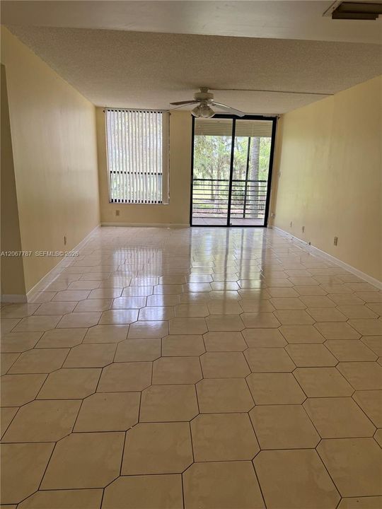 For Rent: $1,950 (2 beds, 2 baths, 1040 Square Feet)