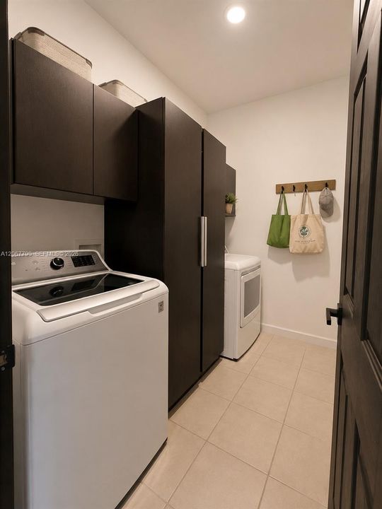 For Rent: $4,000 (4 beds, 3 baths, 2174 Square Feet)