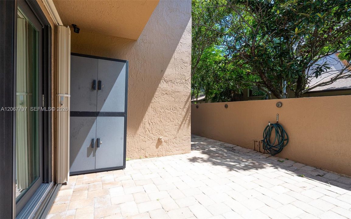 For Sale: $390,000 (3 beds, 2 baths, 1484 Square Feet)