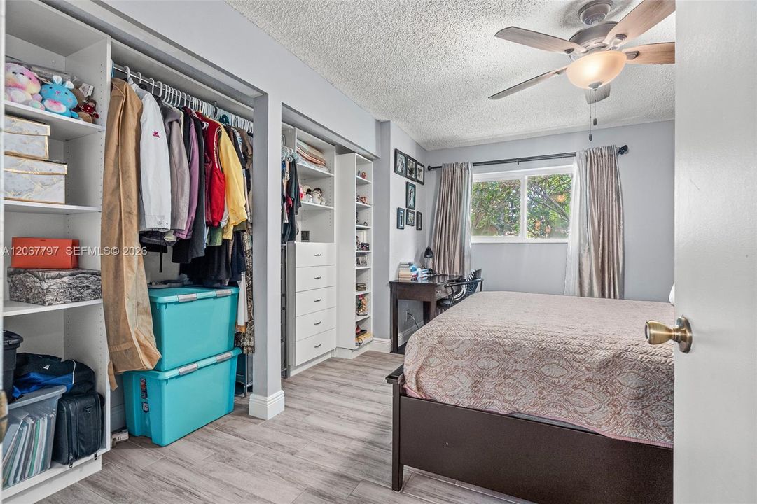 For Sale: $390,000 (3 beds, 2 baths, 1484 Square Feet)