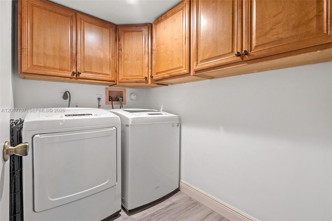 For Sale: $390,000 (3 beds, 2 baths, 1484 Square Feet)