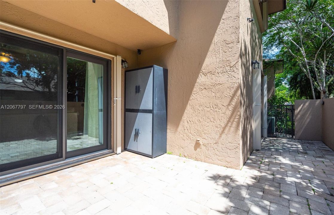 For Sale: $390,000 (3 beds, 2 baths, 1484 Square Feet)