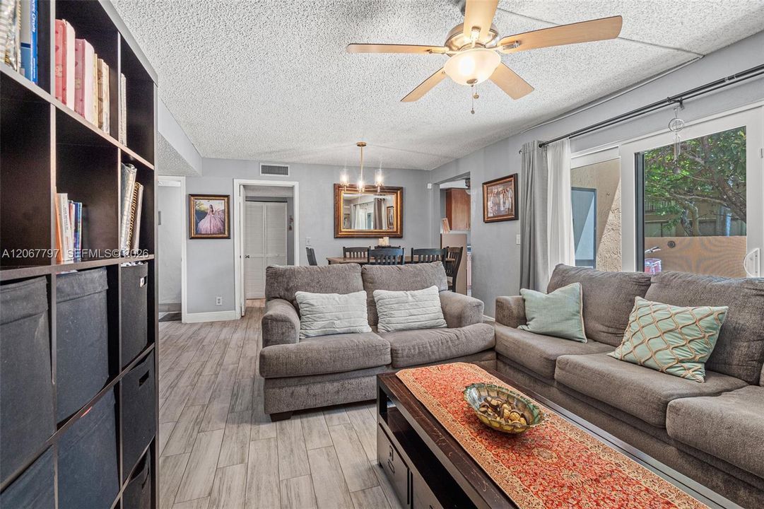 For Sale: $390,000 (3 beds, 2 baths, 1484 Square Feet)
