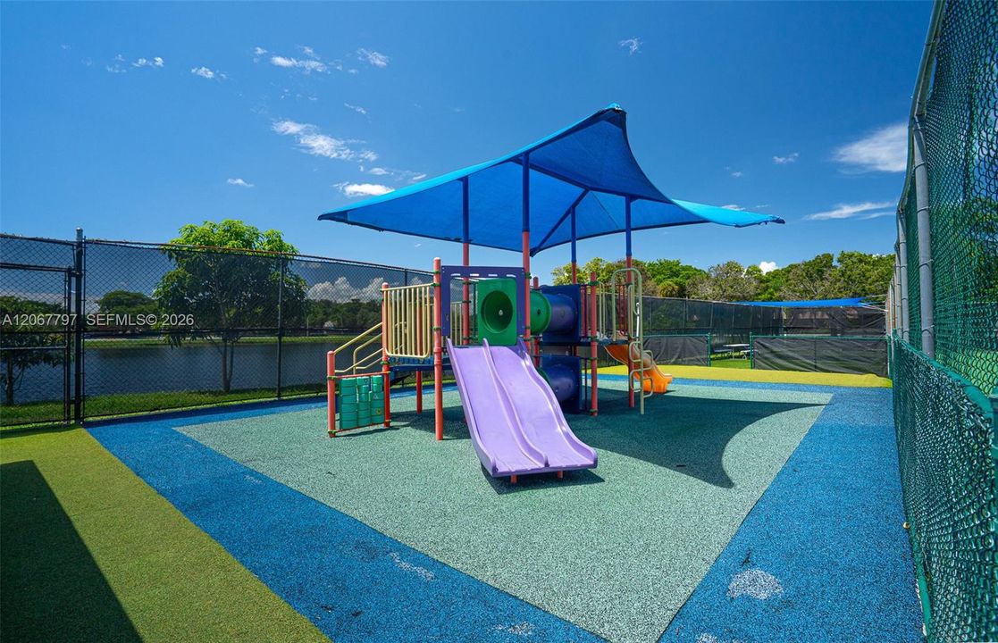 For Sale: $390,000 (3 beds, 2 baths, 1484 Square Feet)