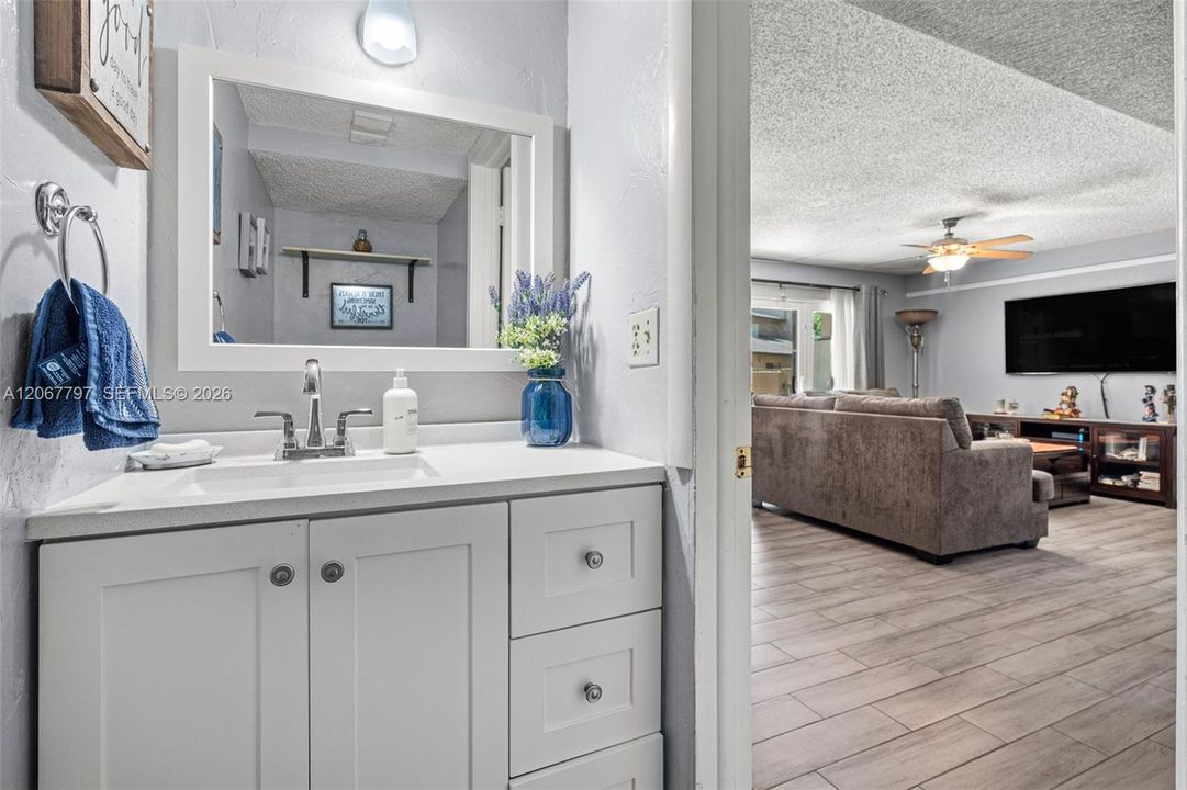 For Sale: $390,000 (3 beds, 2 baths, 1484 Square Feet)