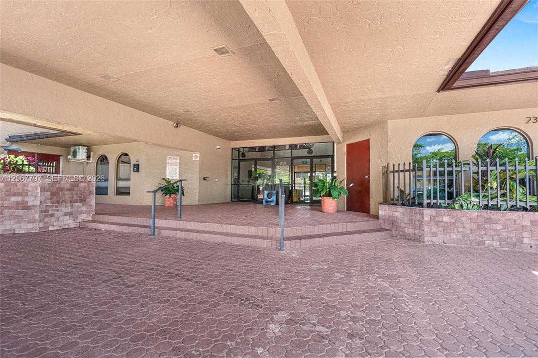 For Sale: $390,000 (3 beds, 2 baths, 1484 Square Feet)