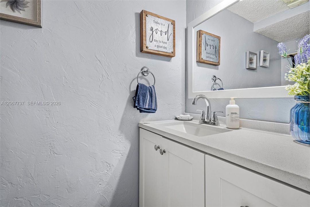 For Sale: $390,000 (3 beds, 2 baths, 1484 Square Feet)