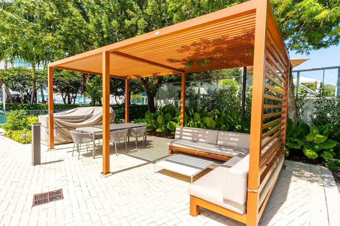 En Venta: $950,000 (2 camas, 2 baños, 1143 Pies cuadrados)