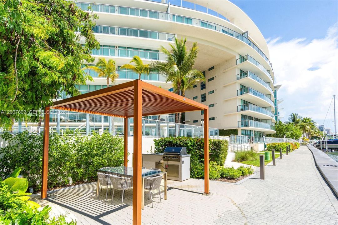 En Venta: $950,000 (2 camas, 2 baños, 1143 Pies cuadrados)