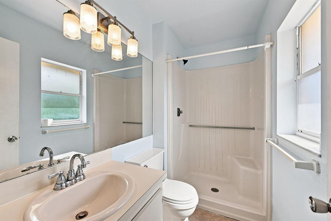 25_bathroom