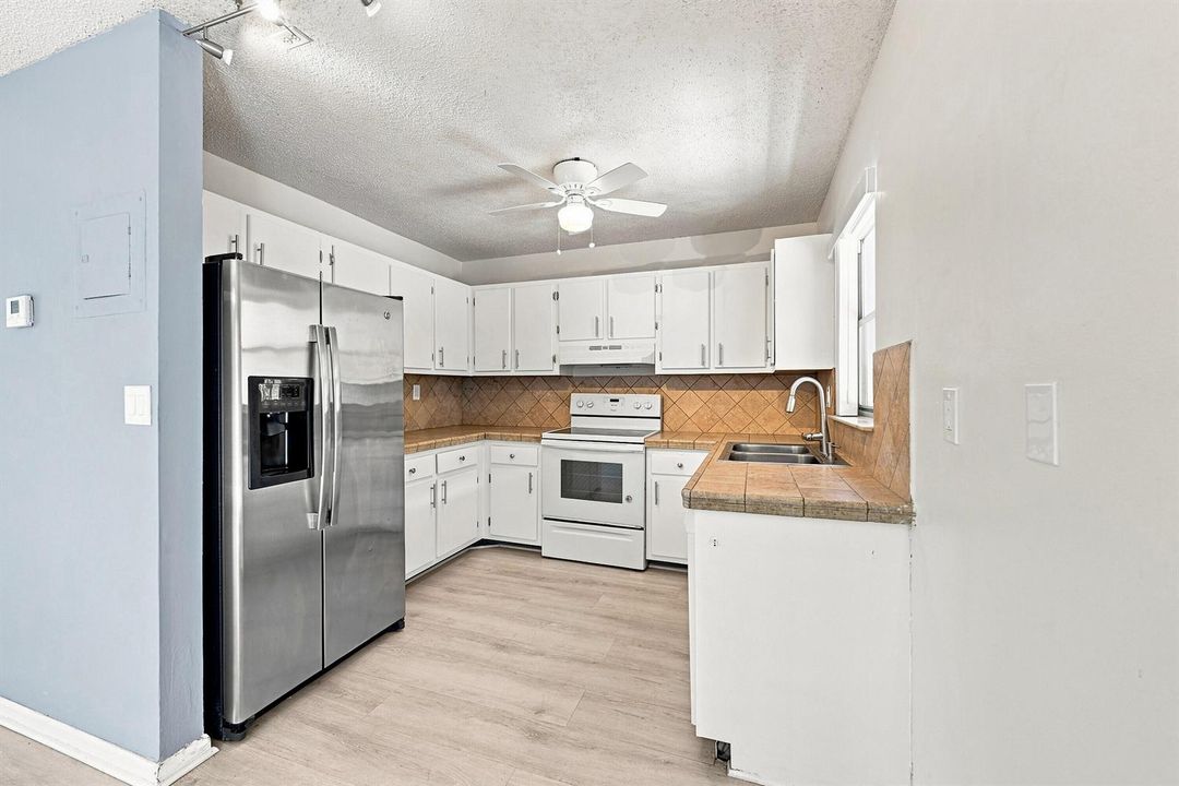13_kitchen