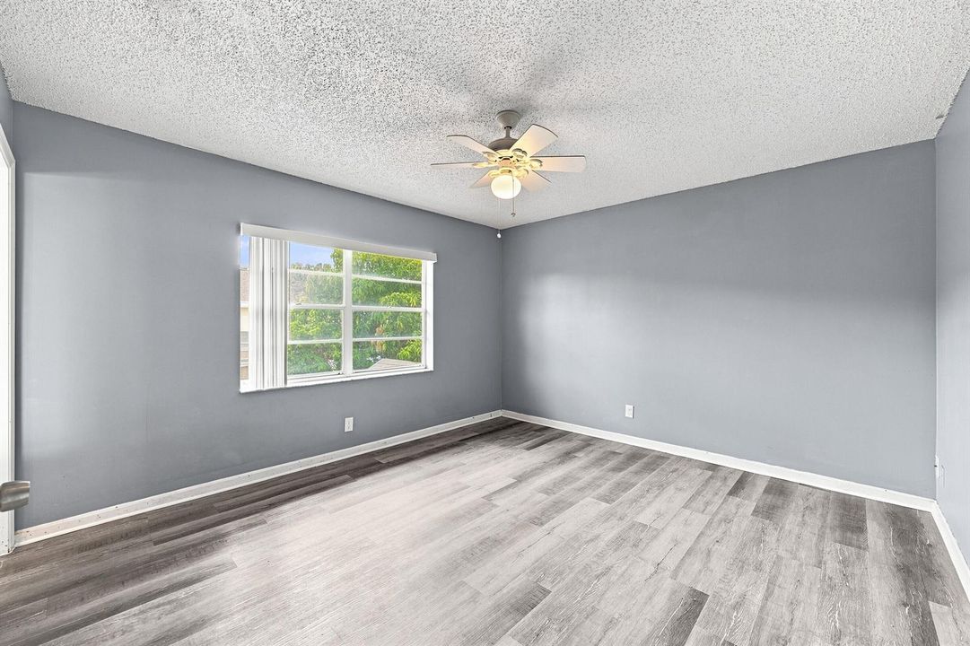 22_bedroom