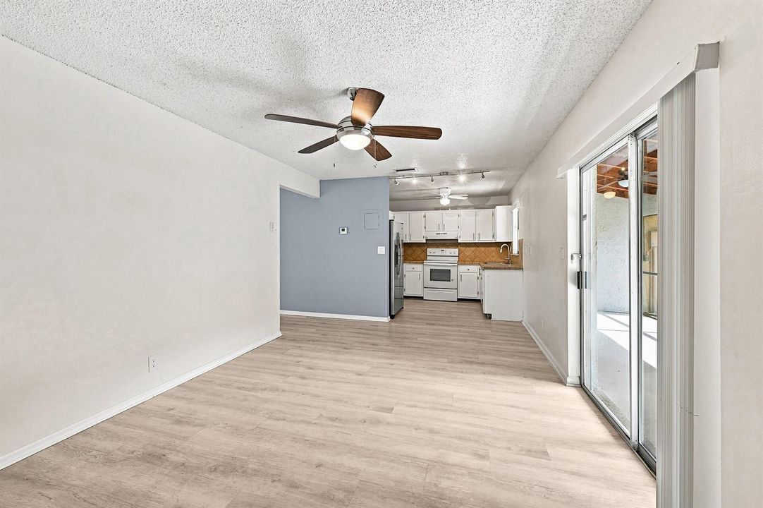11_dining area
