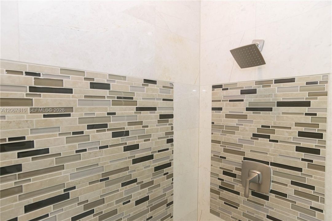 En Renta: $5,000 (4 camas, 3 baños, 2790 Pies cuadrados)
