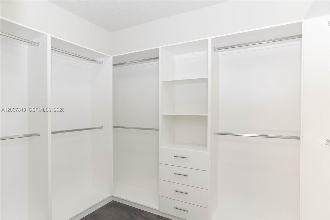 En Renta: $5,000 (4 camas, 3 baños, 2790 Pies cuadrados)