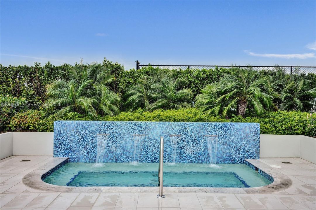 For Sale: $2,900,000 (3 beds, 4 baths, 2131 Square Feet)