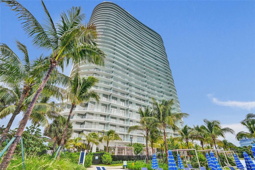 For Sale: $2,900,000 (3 beds, 4 baths, 2131 Square Feet)