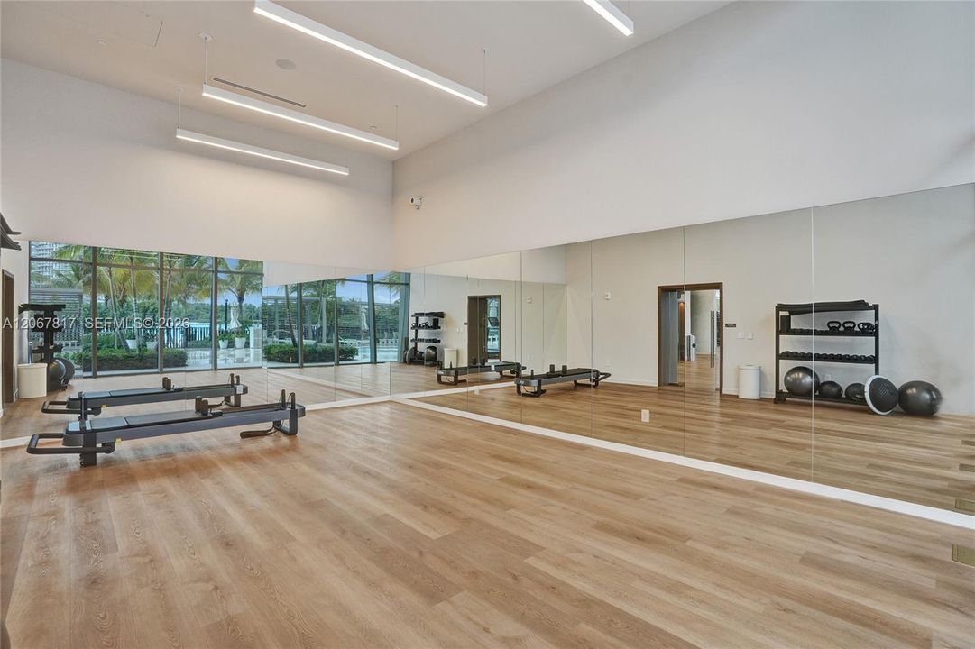 For Sale: $2,900,000 (3 beds, 4 baths, 2131 Square Feet)