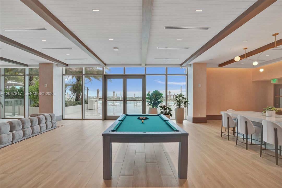 For Sale: $2,900,000 (3 beds, 4 baths, 2131 Square Feet)
