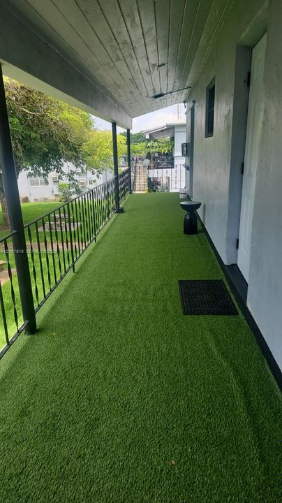 For Rent: $1,950 (2 beds, 2 baths, 894 Square Feet)
