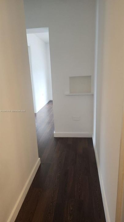 For Rent: $1,950 (2 beds, 2 baths, 894 Square Feet)