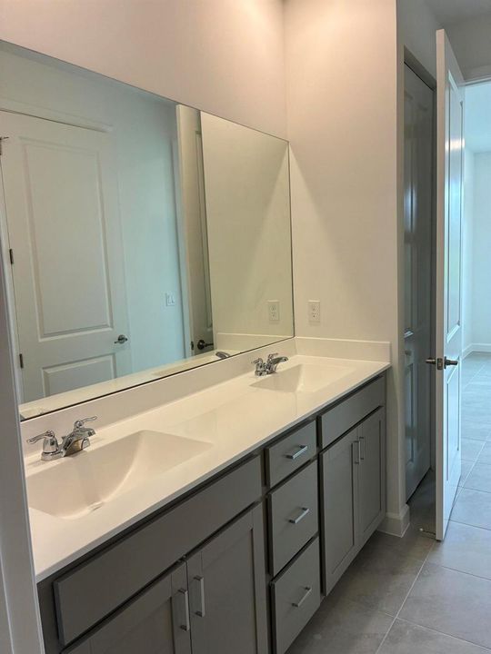 Master bath dual sinks