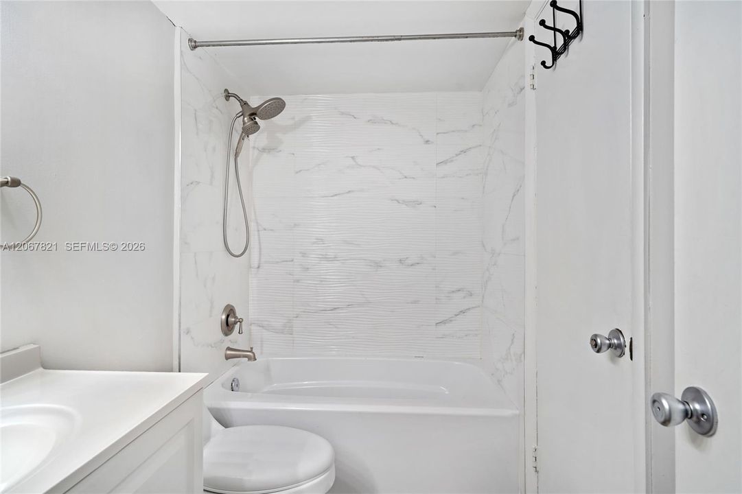 В аренду: $1,950 (1 спален, 1 ванн, 851 Квадратных фут)
