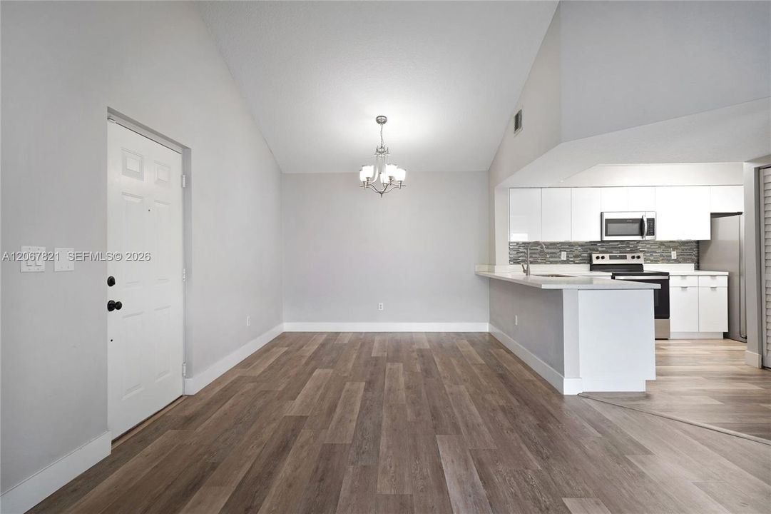 В аренду: $1,950 (1 спален, 1 ванн, 851 Квадратных фут)