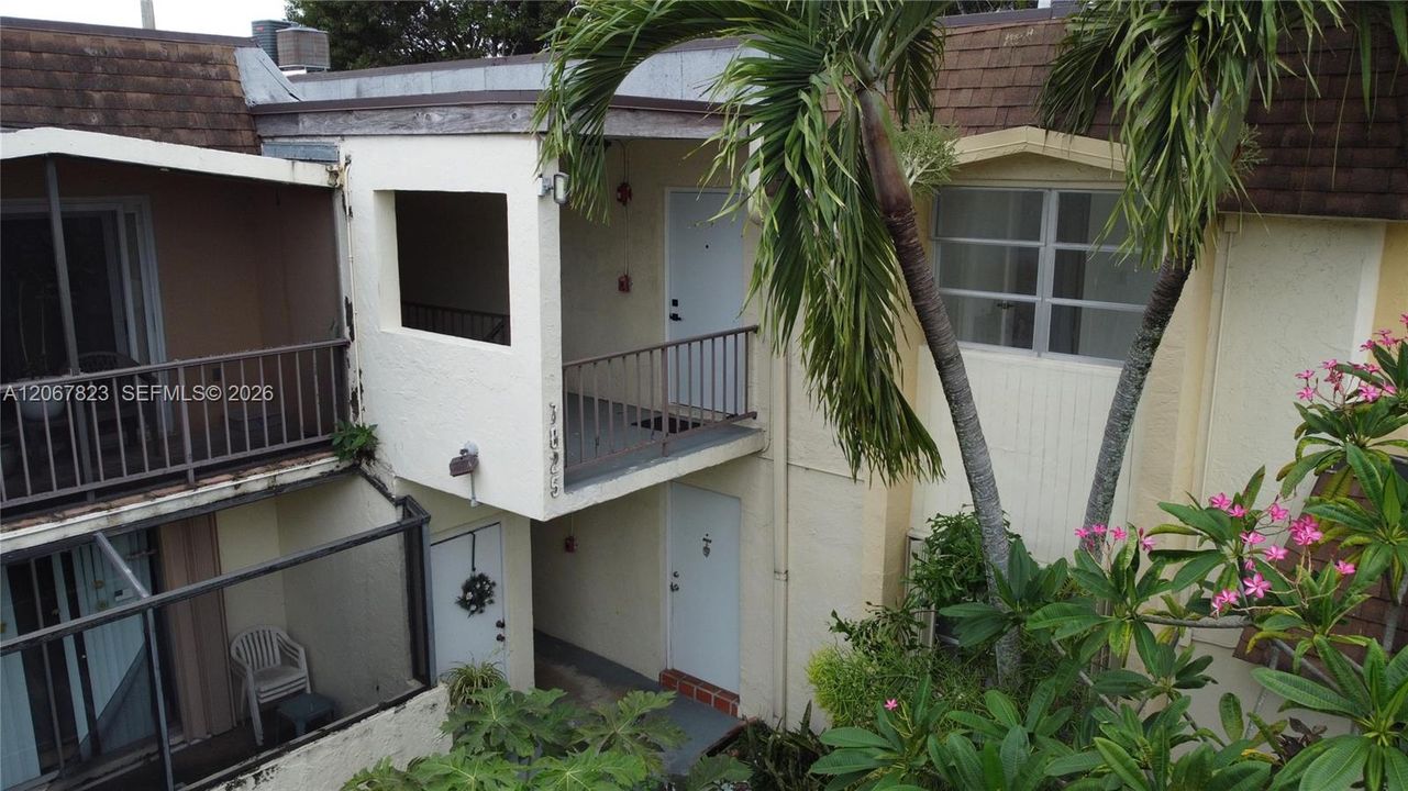 For Sale: $330,000 (3 beds, 2 baths, 1180 Square Feet)