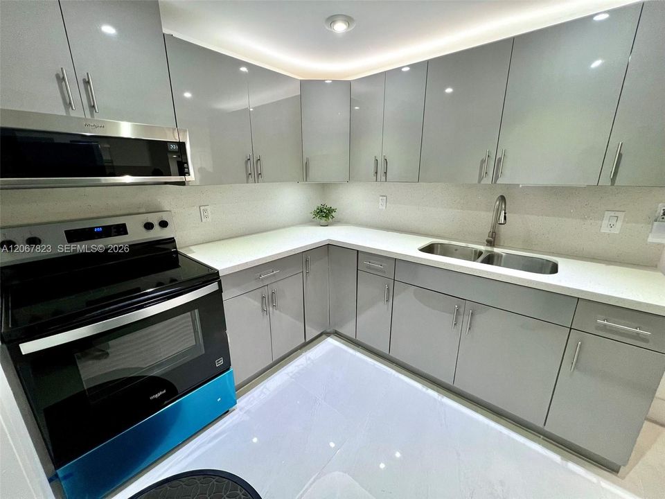 For Sale: $330,000 (3 beds, 2 baths, 1180 Square Feet)