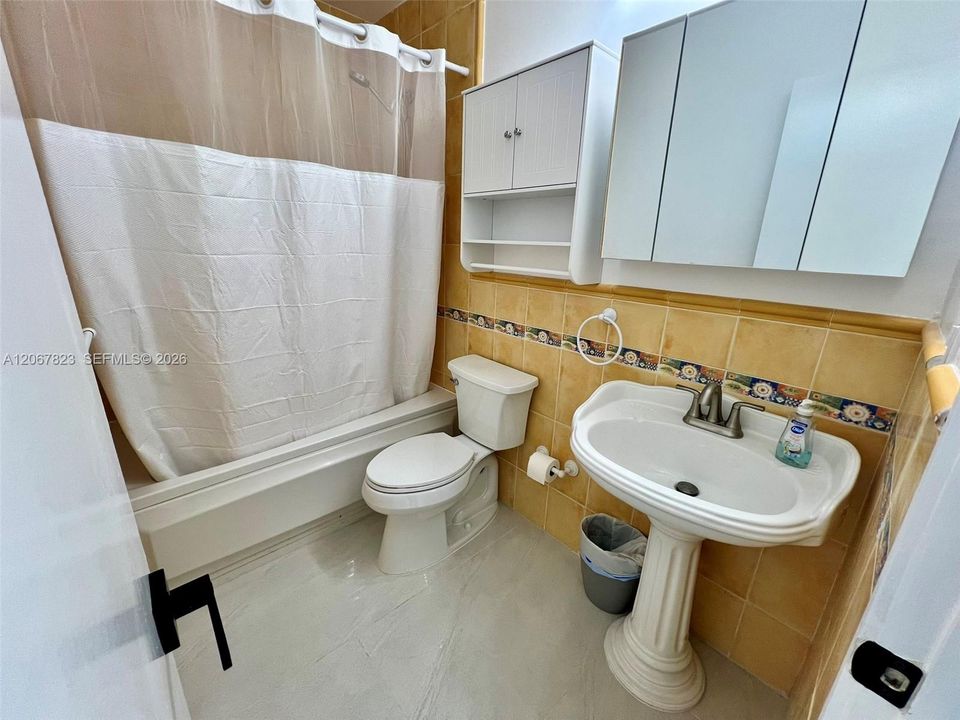 For Sale: $330,000 (3 beds, 2 baths, 1180 Square Feet)