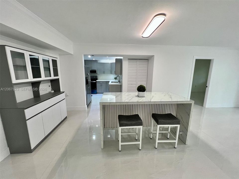 For Sale: $330,000 (3 beds, 2 baths, 1180 Square Feet)
