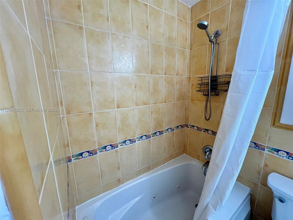 For Sale: $330,000 (3 beds, 2 baths, 1180 Square Feet)
