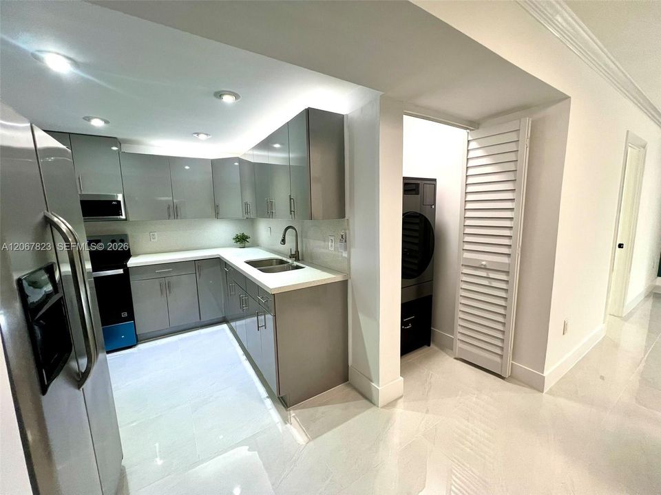 For Sale: $330,000 (3 beds, 2 baths, 1180 Square Feet)
